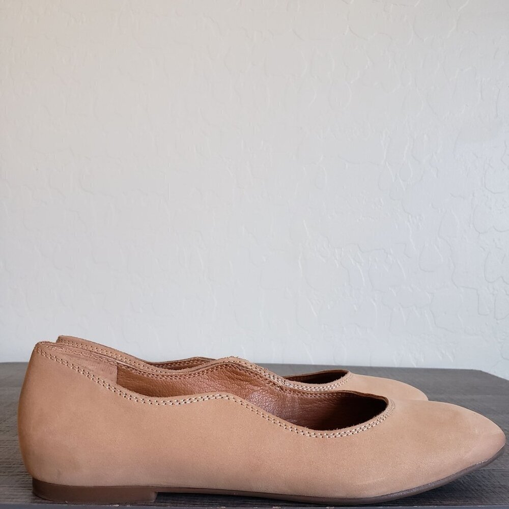 Lucky Brand Dellie Scalloped Nubuck Leather Ballet Flats Dusty Sand Women's 7.5